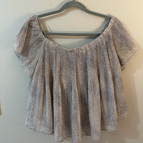 Storee Tops - Gorgeous off the shoulder Top